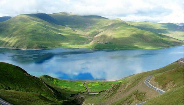 ilustrace - jezero v Tibetu